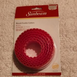 Sunbeam Red Cookie Cutter Set